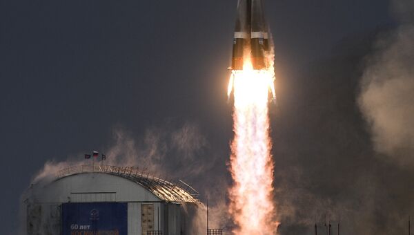 Старт ракеты-носителя Союз-2.1б с космическим аппаратом дистанционного зондирования Земли Метеор №2-1 и с 17 иностранными аппаратами с космодрома Восточный. 28 ноября 2017 Старт ракеты-носителя Союз-2.1б с космическим аппаратом дистанционного зондирования Земли Метеор №2-1 и с 17 иностранными аппаратами с космодрома Восточный. 28 ноября 2017