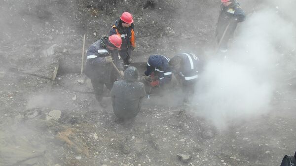 Ликвидация последствий порыва трубы теплоснабжения Ликвидация последствий порыва трубы теплоснабжения