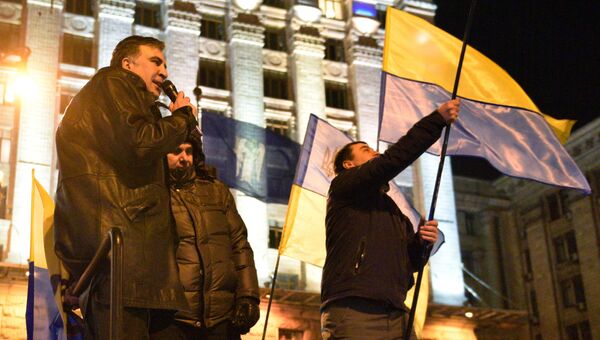 Михаил Саакашвили неподалеку от площади Независимости в Киеве. 11 декабря 2017 Михаил Саакашвили неподалеку от площади Независимости в Киеве. 11 декабря 2017