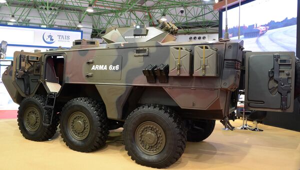 Универсальное многоколесное транспортное средство ARMA 6x6 турецкой компании Otokar на международной выставке вооружения и военной техники Gulf Defence & Aerospace-2017 в Эль-Кувейте Универсальное многоколесное транспортное средство ARMA 6x6 турецкой компании Otokar на международной выставке вооружения и военной техники Gulf Defence & Aerospace-2017 в Эль-Кувейте