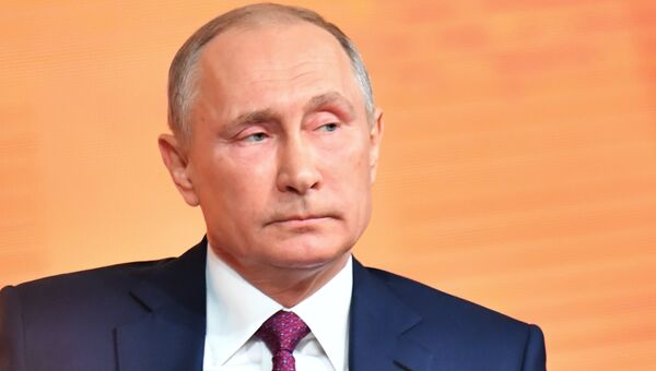 Президент РФ Владимир Путин во время большой ежегодной пресс-конференции Президент РФ Владимир Путин во время большой ежегодной пресс-конференции