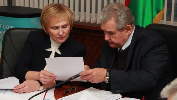 Заместитель председателя Комиссии Людмила Добрынина и председатель Комиссии Николай Гончар Заместитель председателя Комиссии Людмила Добрынина и председатель Комиссии Николай Гончар