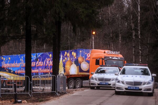 Отправка главной новогодней елки в Москву Отправка главной новогодней елки в Москву