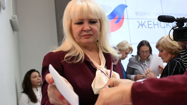 Лидер партии Женский диалог, кандидат в президенты РФ Елена Семерикова на съезде партии в Москве. 20 декабря 2017 Лидер партии Женский диалог, кандидат в президенты РФ Елена Семерикова на съезде партии в Москве. 20 декабря 2017