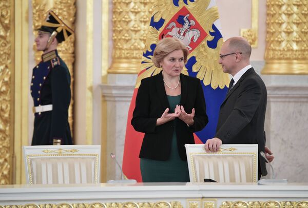 Заместитель председателя правительства РФ Ольга Голодец и первый заместитель руководителя администрации президента РФ Сергей Кириенко перед началом заседания Совета при президенте РФ по культуре и искусству. 21 декабря 2017 Заместитель председателя правительства РФ Ольга Голодец и первый заместитель руководителя администрации президента РФ Сергей Кириенко перед началом заседания Совета при президенте РФ по культуре и искусству. 21 декабря 2017