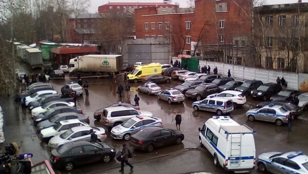 Ситуация на месте стрельбы в здании фабрики Меньшевик Ситуация на месте стрельбы в здании фабрики Меньшевик