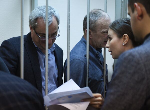 Экс-глава Республики Коми Вячеслав Гайзер в Замоскворецком суде Москвы. 27 декабря 2017 Экс-глава Республики Коми Вячеслав Гайзер в Замоскворецком суде Москвы. 27 декабря 2017
