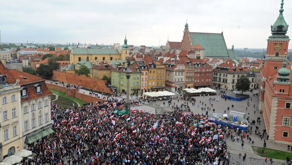 Митинг в Варшаве против приема беженцев с Ближнего Востока. 2015 год Митинг в Варшаве против приема беженцев с Ближнего Востока. 2015 год