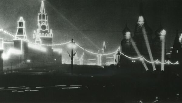 Иллюминация Кремля в честь 800-летия Москвы в 1947 году Иллюминация Кремля в честь 800-летия Москвы в 1947 году