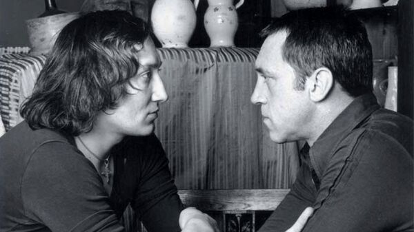 Шемякин и Высоцкий. Фото Патрика Бернара. 1976 год Шемякин и Высоцкий. Фото Патрика Бернара. 1976 год