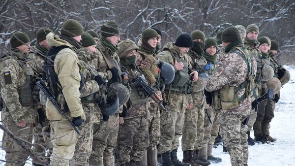 Военнослужащие вооруженных сил Украины на линии разграничения в Донбассе Военнослужащие вооруженных сил Украины на линии разграничения в Донбассе