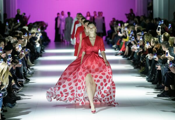 Показ коллекции Larisa Lobanova на Неделе моды в Киеве Показ коллекции Larisa Lobanova на Неделе моды в Киеве