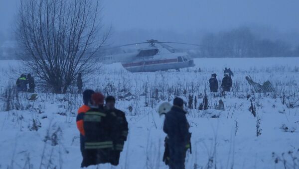 Спасатели на месте крушения самолета Ан-148 авиакомпании Саратовские авиалинии в Московской области. 11 февраля 2018 Спасатели на месте крушения самолета Ан-148 авиакомпании Саратовские авиалинии в Московской области. 11 февраля 2018