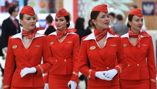 Стюардессы авиакомпании Аэрофлот на Российском инвестиционном форуме (РИФ-2018) в Сочи Стюардессы авиакомпании Аэрофлот на Российском инвестиционном форуме (РИФ-2018) в Сочи
