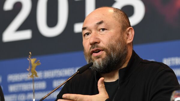 Режиссер Тимур Бекмамбетов на пресс-конференции своего фильма Профиль (Profile) в рамках 68-го Берлинского международного кинофестиваля Берлинале - 2018 Режиссер Тимур Бекмамбетов на пресс-конференции своего фильма Профиль (Profile) в рамках 68-го Берлинского международного кинофестиваля Берлинале - 2018