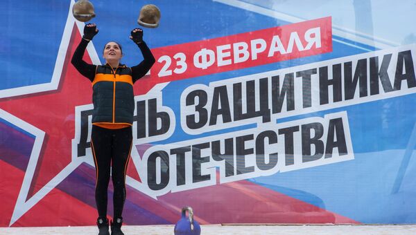 Спортсменка выступает на концерте в честь Дня защитника отечества. Архивное фото Спортсменка выступает на концерте в честь Дня защитника отечества. Архивное фото