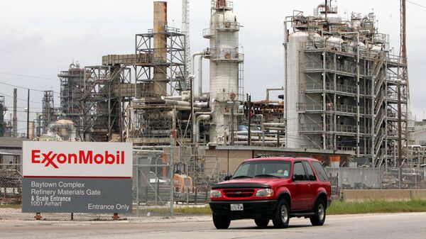 Нефтеперерабатывающий завод ExxonMobil, штат Техас Нефтеперерабатывающий завод ExxonMobil, штат Техас