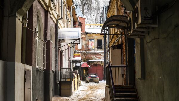 Один из дворов в Нижнем Новгороде Один из дворов в Нижнем Новгороде
