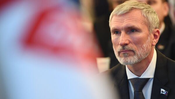 Председатель Всероссийской политической партии Родина Алексей Журавлев на съезде партии в Москве. архивное фотоодина Алексей Журавлев Председатель Всероссийской политической партии Родина Алексей Журавлев на съезде партии в Москве. архивное фотоодина Алексей Журавлев