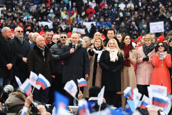 Кандидат в президенты РФ Владимир Путин на митинге За сильную Россию! на стадионе Лужники Кандидат в президенты РФ Владимир Путин на митинге За сильную Россию! на стадионе Лужники