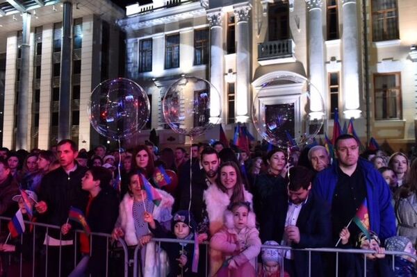 Концерт-митинг, приуроченный к четвертой годовщине воссоединения Крыма с Россией в Краснодаре Концерт-митинг, приуроченный к четвертой годовщине воссоединения Крыма с Россией в Краснодаре