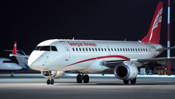 Самолет Embraer-190 авиакомпании Georgian Airways. Архивное фото Самолет Embraer-190 авиакомпании Georgian Airways. Архивное фото