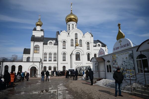 Храм Святой Троицы в Кемерово, в котором прошла панихида в память о жертвах пожара в торгово-развлекательном центре «Зимняя вишня» Храм Святой Троицы в Кемерово, в котором прошла панихида в память о жертвах пожара в торгово-развлекательном центре «Зимняя вишня»
