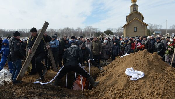 Похороны погибших при пожаре в торговом центре Зимняя вишня в Кемерове Похороны погибших при пожаре в торговом центре Зимняя вишня в Кемерове