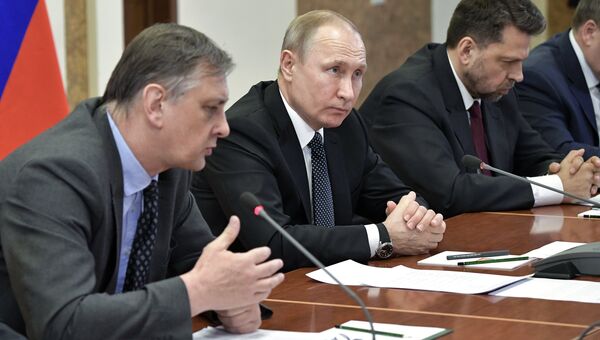 Президент РФ Владимир Путин на заседании президиума РАН и учёного совета НИЦ Курчатовский институт. 10 апреля 2018 Президент РФ Владимир Путин на заседании президиума РАН и учёного совета НИЦ Курчатовский институт. 10 апреля 2018