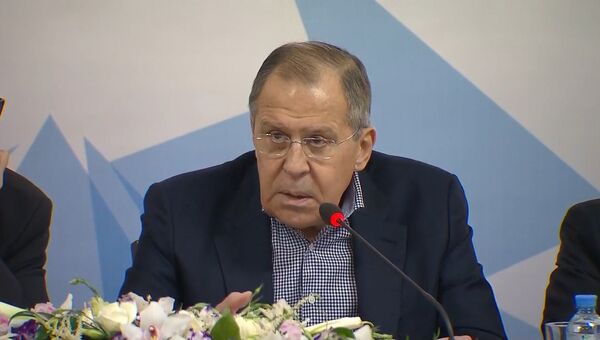 Лавров озвучил заключение лаборатории Шпица об отравившем Скрипалей химикате Лавров озвучил заключение лаборатории Шпица об отравившем Скрипалей химикате