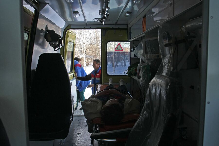Транспортировка пациентки бригадой реанимации Транспортировка пациентки бригадой реанимации