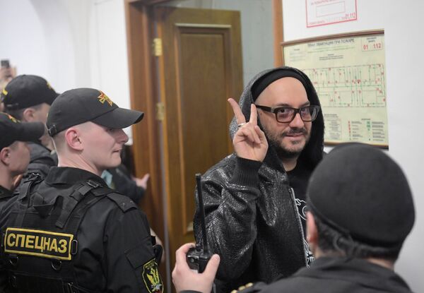 Режиссер Кирилл Серебренников в Басманном суде Москвы. 18 апреля 2018 Режиссер Кирилл Серебренников в Басманном суде Москвы. 18 апреля 2018