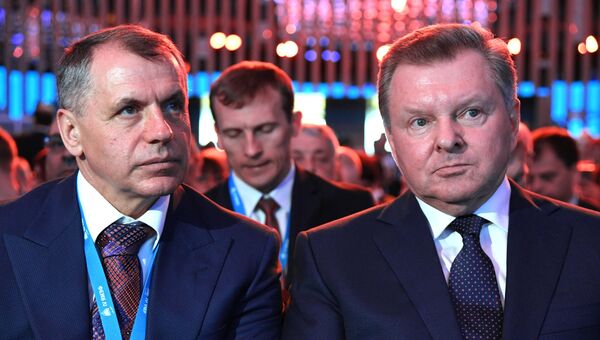 Очень приятно, что форум становится центром притяжения бизнесменов, политиков, инвесторов, экономических аналитиков, - заявил полномочный представитель президента России в Северо-Кавказском федеральном округе Олег Белавенцев. Очень приятно, что форум становится центром притяжения бизнесменов, политиков, инвесторов, экономических аналитиков, - заявил полномочный представитель президента России в Северо-Кавказском федеральном округе Олег Белавенцев.
