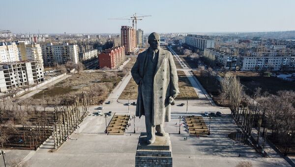 Памятник Ленину на Волго-Донском Канале в Волгограде Памятник Ленину на Волго-Донском Канале в Волгограде