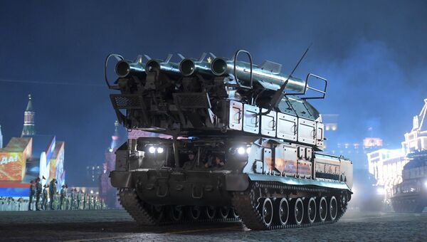 Зенитно-ракетный комплекс БУК-М2 на репетиции военного парада на Красной площади, посвященного 73-й годовщине Победы в Великой Отечественной войне Зенитно-ракетный комплекс БУК-М2 на репетиции военного парада на Красной площади, посвященного 73-й годовщине Победы в Великой Отечественной войне