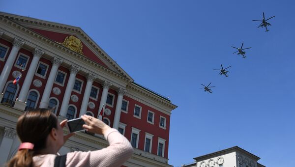 Ударные вертолеты Ми-28H Ночной охотникна репетиции воздушной части парада Победы в Москве Ударные вертолеты Ми-28H Ночной охотникна репетиции воздушной части парада Победы в Москве