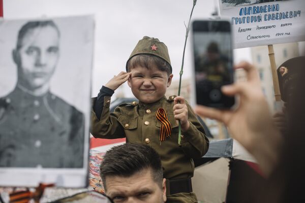 Участники акции Бессмертный полк в Барселоне. 6 мая 2018 года Участники акции Бессмертный полк в Барселоне. 6 мая 2018 года
