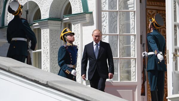 Президент РФ Владимир Путин после церемонии инаугурации. 7 мая 2018 Президент РФ Владимир Путин после церемонии инаугурации. 7 мая 2018
