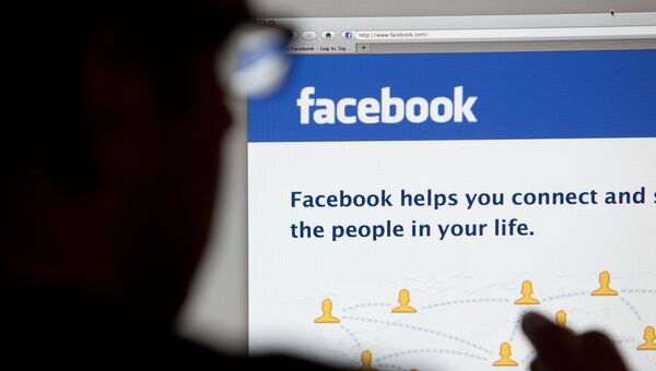 Страница социальной сети Facebook на экране компьютера. Архивное фото Страница социальной сети Facebook на экране компьютера. Архивное фото