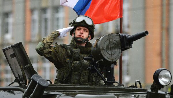 Военнослужащий на военном параде в Екатеринбурге, посвященном 73-й годовщине Победы в Великой Отечественной войн Дня Победы. 9 мая 2018 Военнослужащий на военном параде в Екатеринбурге, посвященном 73-й годовщине Победы в Великой Отечественной войн Дня Победы. 9 мая 2018