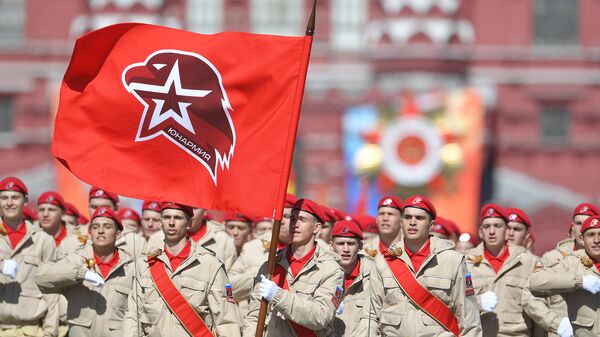 Парадный расчет Юнармии на военном параде, посвященном 73-й годовщине Победы в Великой Отечественной войне 1941-1945 годов Парадный расчет Юнармии на военном параде, посвященном 73-й годовщине Победы в Великой Отечественной войне 1941-1945 годов