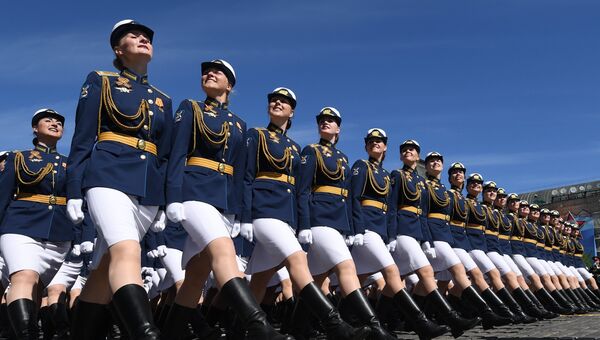 Курсантки Военного университета министерства обороны РФ на параде, посвященном 73-й годовщине Победы в ВОВ Курсантки Военного университета министерства обороны РФ на параде, посвященном 73-й годовщине Победы в ВОВ
