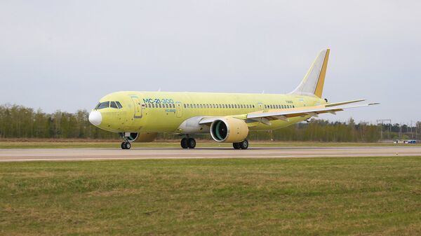 Самолет МС-21-300 после испытательного полета Самолет МС-21-300 после испытательного полета