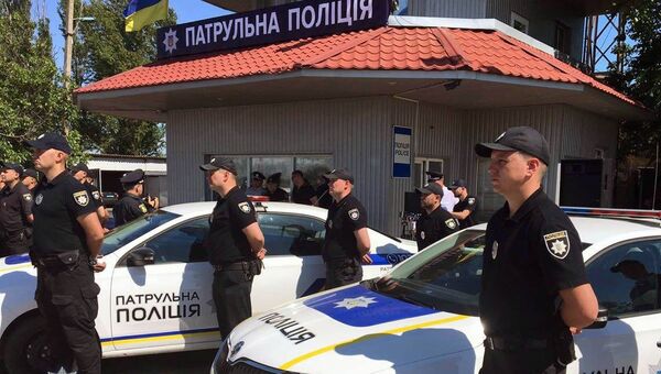 Сотрудники патрульной полиции в Крыму и Севастополе в Херсонской области, Украина Сотрудники патрульной полиции в Крыму и Севастополе в Херсонской области, Украина