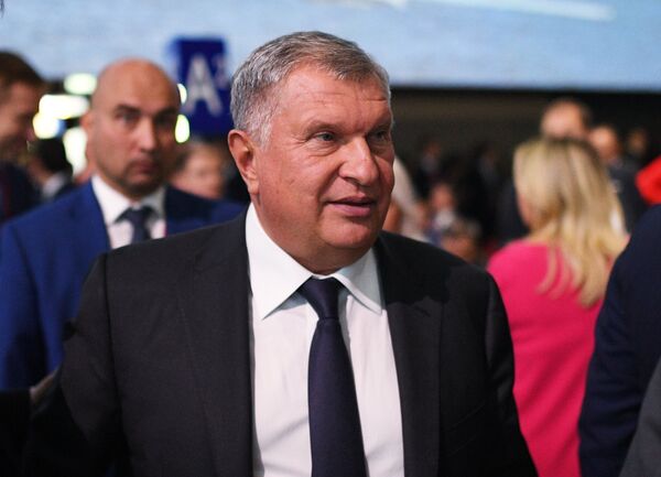 Главный исполнительный директор, председатель правления, заместитель председателя совета директоров ПАО НК Роснефть Игорь Сечин на Петербургском международном экономическом форуме 2018 Главный исполнительный директор, председатель правления, заместитель председателя совета директоров ПАО НК Роснефть Игорь Сечин на Петербургском международном экономическом форуме 2018