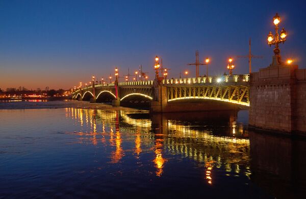 Подсветка Троицкого моста Подсветка Троицкого моста
