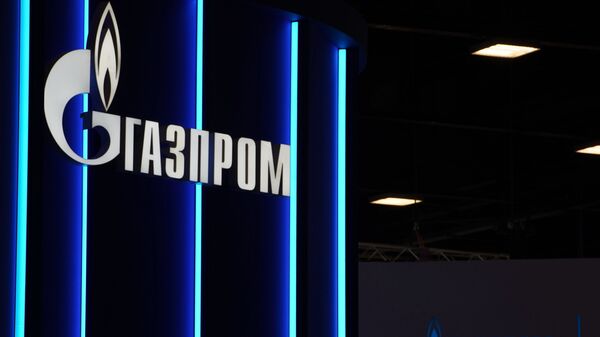 Логотип компании Газпром на Петербургском международном экономическом форуме. 26 мая 2018 Логотип компании Газпром на Петербургском международном экономическом форуме. 26 мая 2018