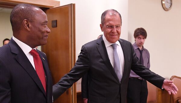 МИД РФ Сергей Лавров и МИД Мозамбика Жозе Пашеку во время встречи в Москве. 28 мая 2018 МИД РФ Сергей Лавров и МИД Мозамбика Жозе Пашеку во время встречи в Москве. 28 мая 2018