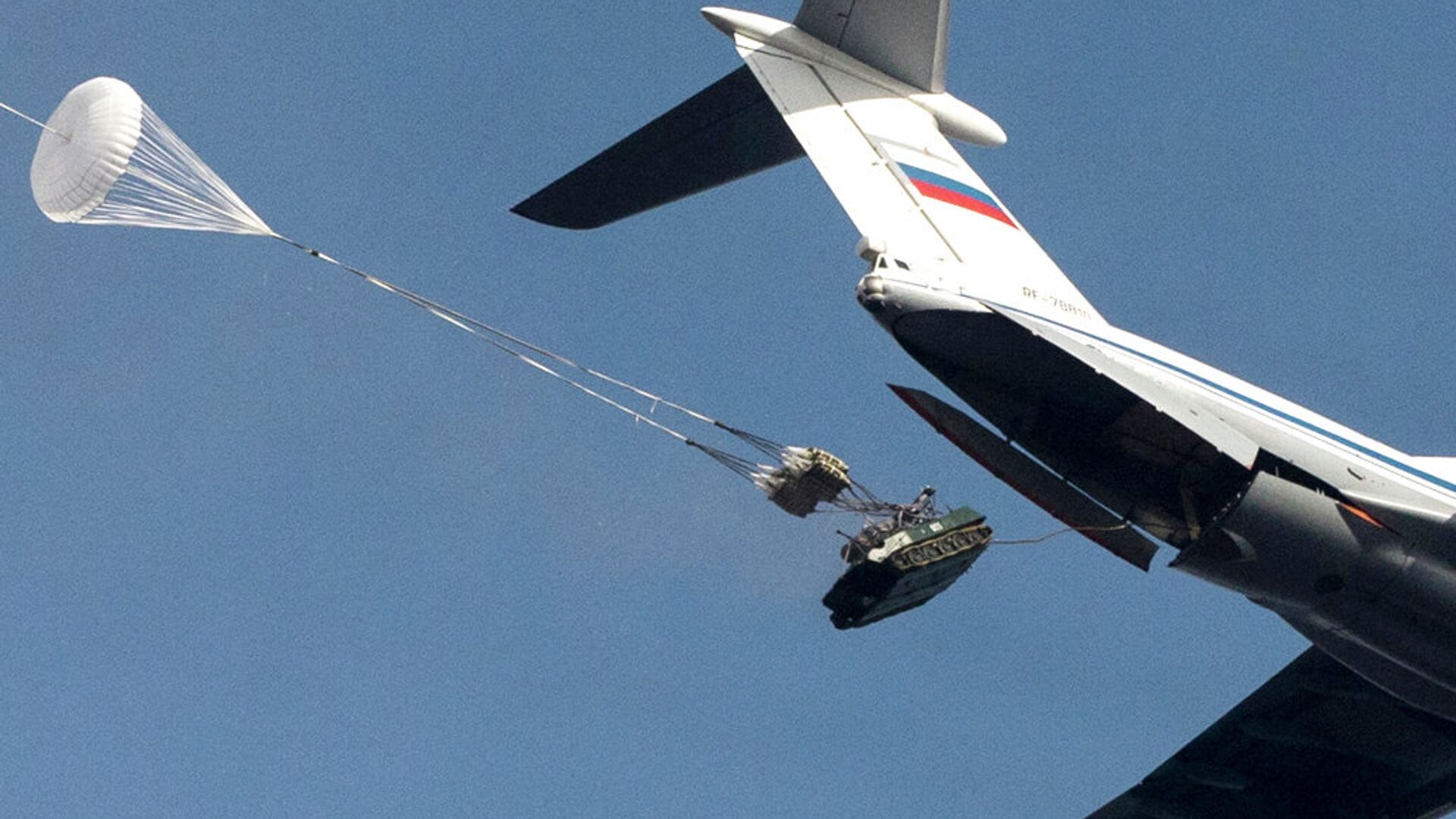 В России испытают подвесную парашютную систему для собак