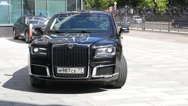 Автомобиль Aurus кортежа президента РФ Владимира Путина Автомобиль Aurus кортежа президента РФ Владимира Путина